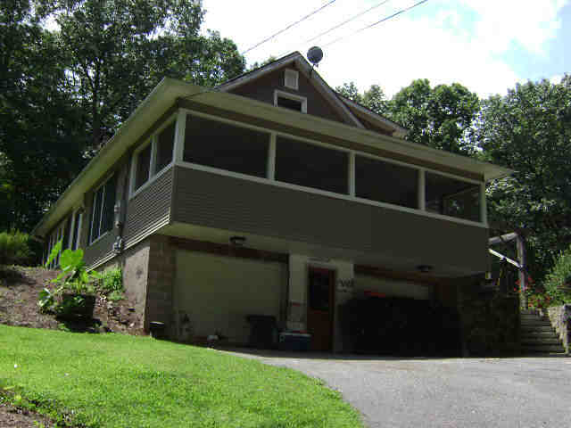 Building photograph for 64 WEEKEEPEEMEE RD